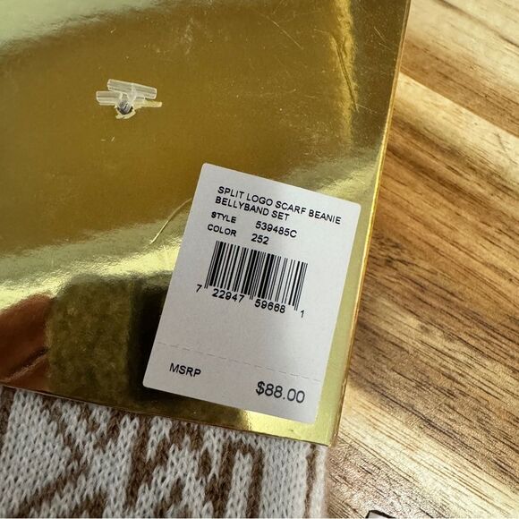 4/$100 Michael Kors Gold Logo Reversible Scarf and Hat Set NWT - Picture 11 of 11